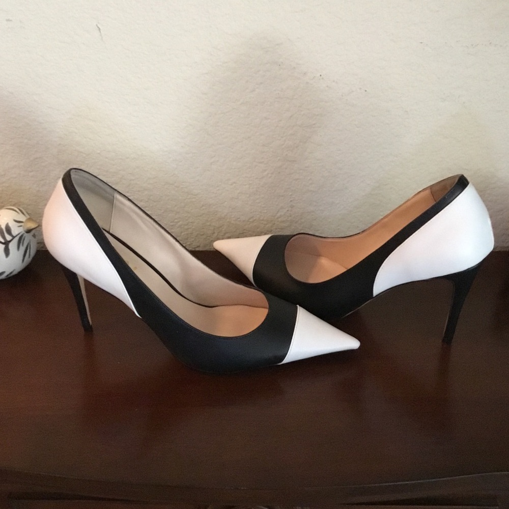 YDN Black and White Pointed Heels (NWOT)🌹 - Picture 3 of 6